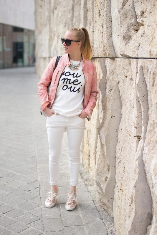 Converse rosé gold, chucks rosé gold, me you oui, Gaastra leather jacket, how to wear white jeans casually, The Golden Bun | München Modeblog, German Fashion Blog, Fashionblogger, new trends